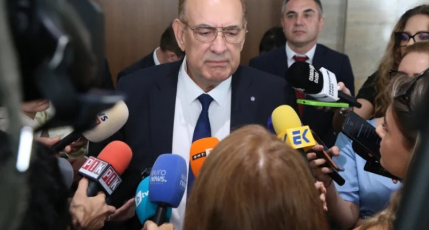 Изключените от групата на ДПС депутати начело с Джевдет Чакъров,