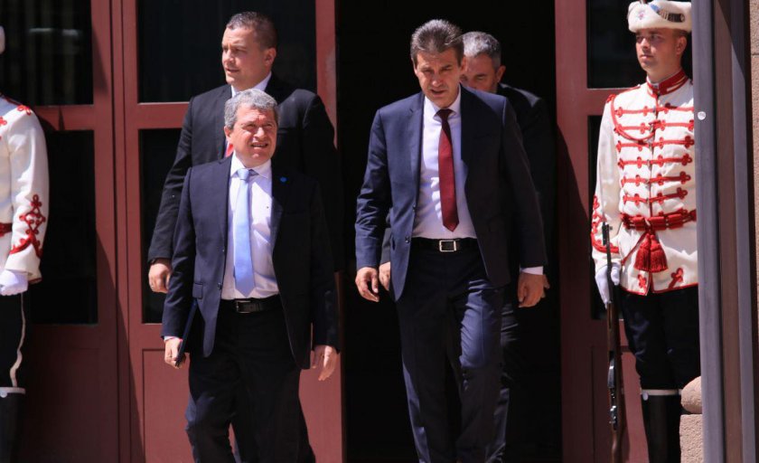 Оптимист съм за третия мандат. Има двама-трима в парламента, които