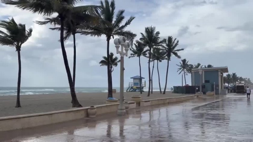 Тропическата буря Деби се насочи към Флорида