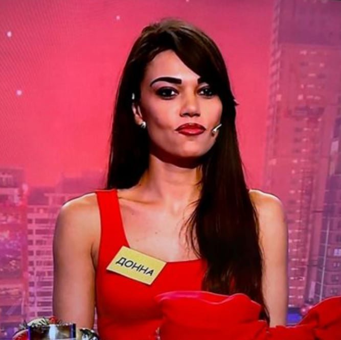 Донна Бангьозова е певица, която от години се опитва да