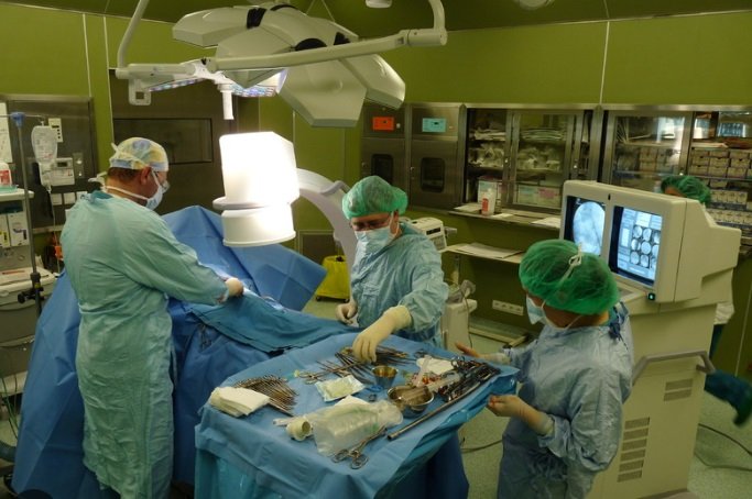 Хирурзите в "Св. Екатерина" имплантираха успешно две изкуствени сърца 