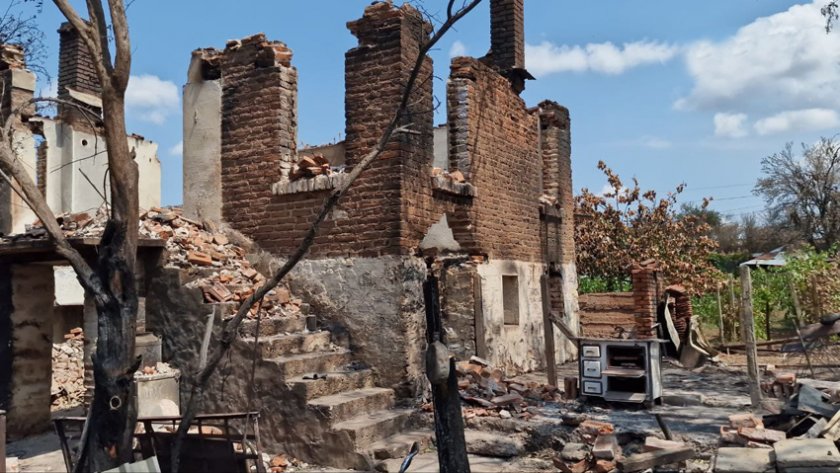 Местната управа в Ямбол подпомага финансово 13 собственици на опожарени