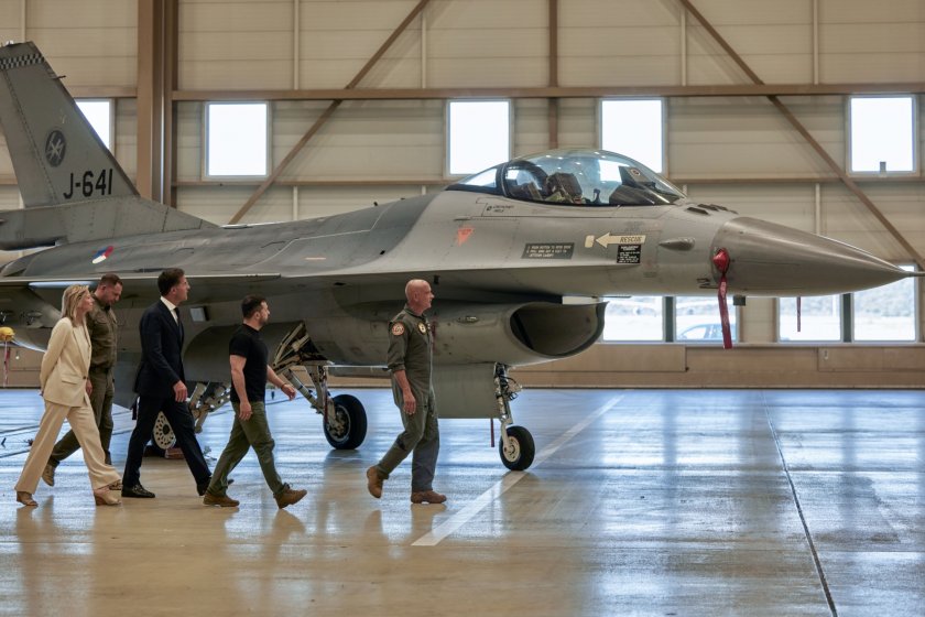 Украйна получи изтребители F-16