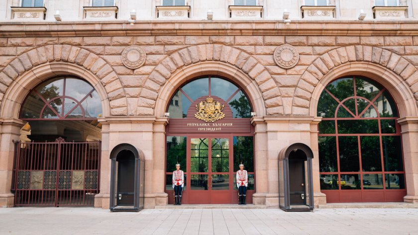 Кой ще управлява държавата през следващите два месеца? Отговорът на