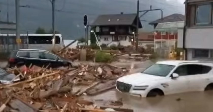 Екстремно време съсипа курорт в Швейцария