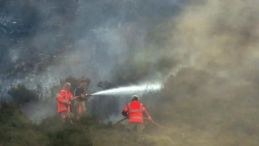 Бедствено положение в Харманли: Пожар гори между селата Коларово и Изворово