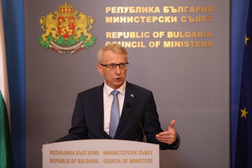 Денков: Деляне, Калине - време е да си вървите