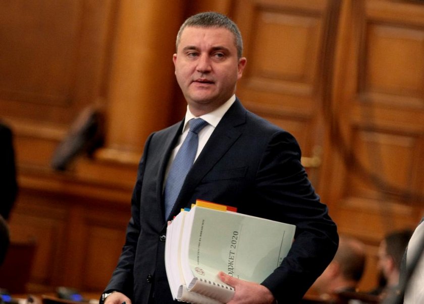 Горанов: Предложението за болничния е в пакет, мотивирали сме го