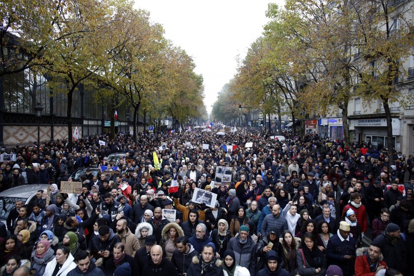 Хиляди души участваха в демонстрация против ислямофобията в Париж