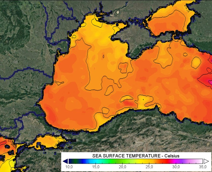 Водата по Черноморието е с 4-5 градуса над нормата