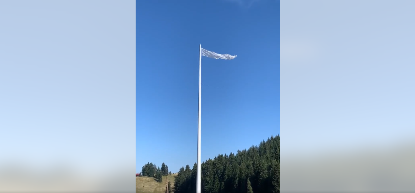 Прословутият 111-метров пилон на Рожен напълно се е разпаднал. Днес