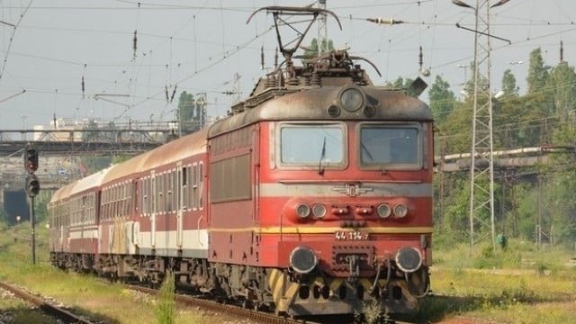 Транспортният шеф сръчка БДЖ за безопасността на пътниците