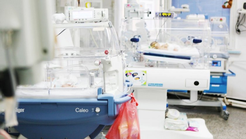 Новородено бебе, намерено до контейнер в дуловско село, е настанено в