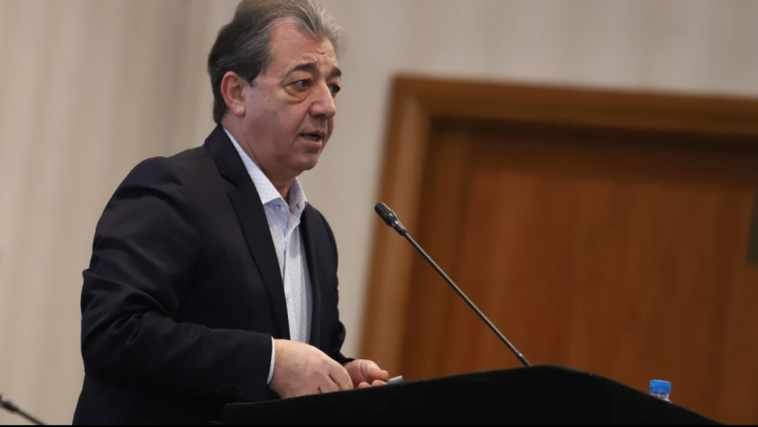 Разнобоят в ДПС дойде именно от хората около Ахмед Доган.