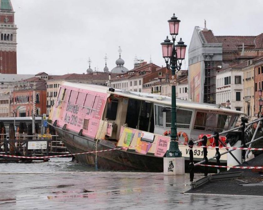 Четири круизни лайнера отмениха акостиране във Венеция