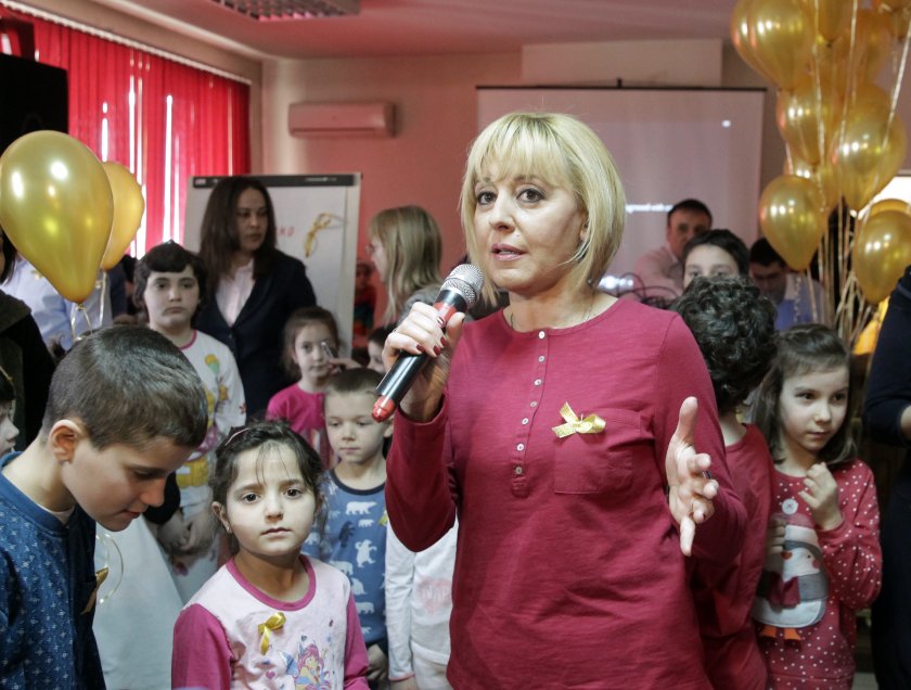 Мая Манолова разпредели бюджетния излишък в детските градини