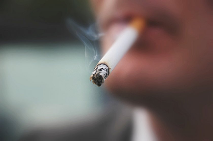 В Гърция скачат още по-здраво на пушачите