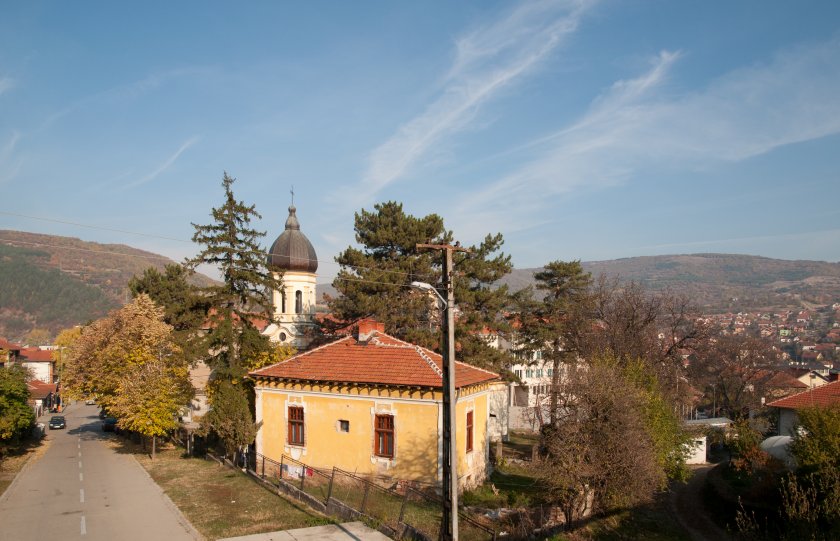 Сърбия забрани откриването на дарен от България храм