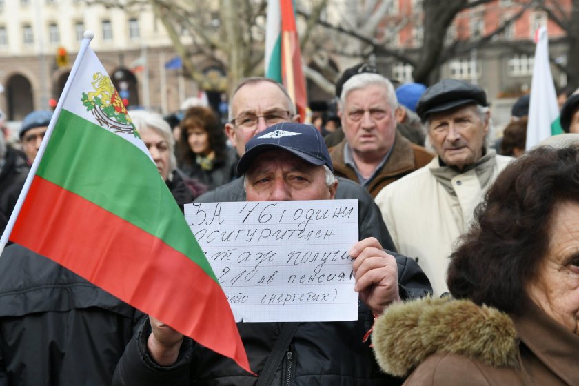 Българите мрем най-рано в ЕС