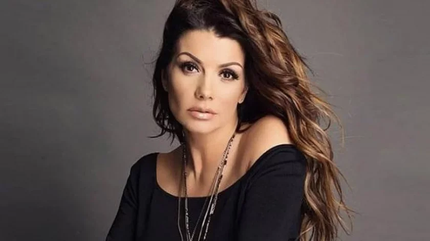 Попфолк певицата Кали станала жертва на измама. Мним мениджър събирал