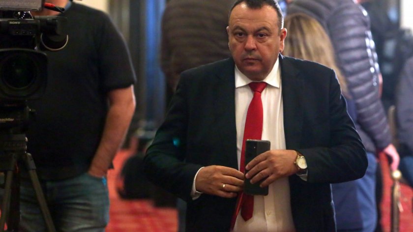 Г-н Джевдет Чакъров не е председател на ДПС. Председател на