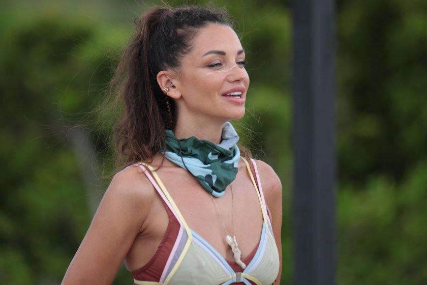 Моделката Диляна Попова се обзаведе с мезонет, но не точно