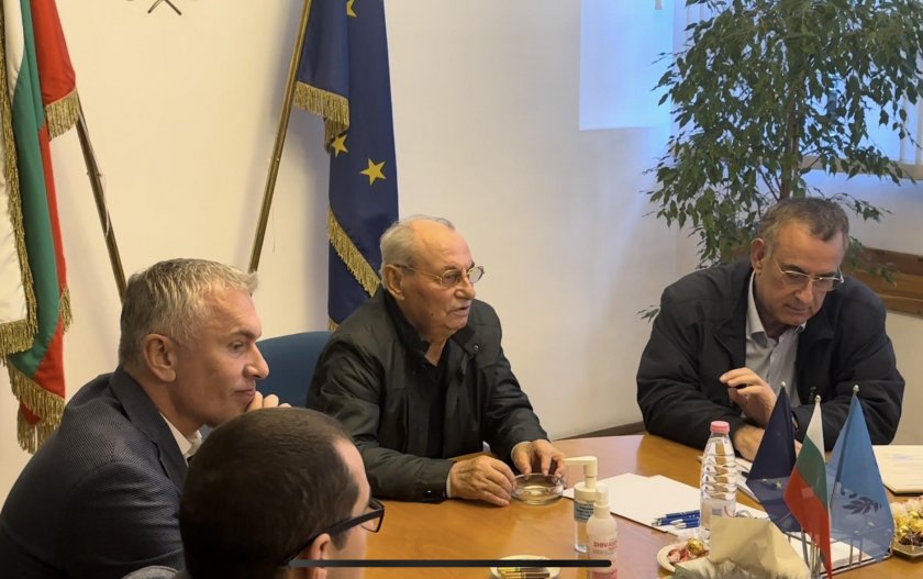 Ахмед Доган не познава голяма част от съпартийците си, подозира