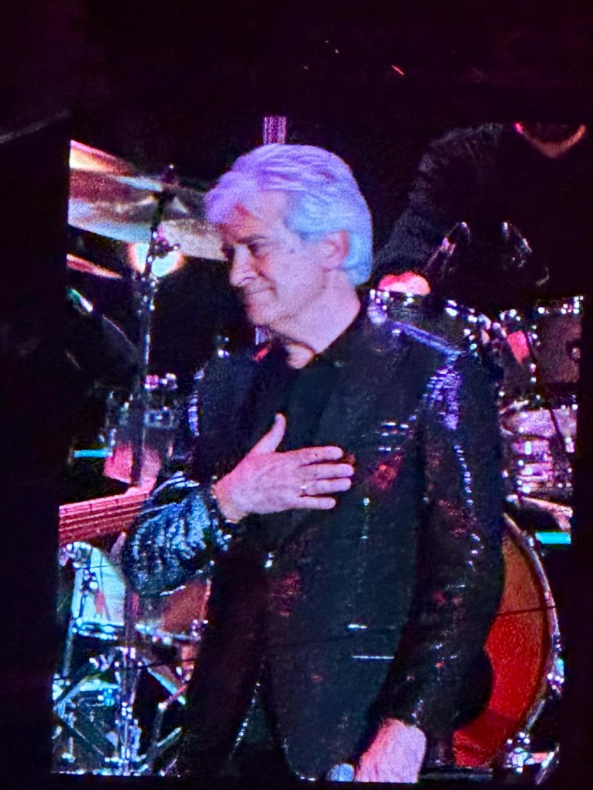 Вчера естрадната икона Орлин Горанов представи концерт-спектакъл, наречен 50 години