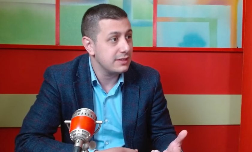 Водени са разговори и продължават да се водят разговори. Така