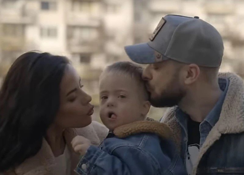 Криско започва създаването на център за деца със специални нужди.