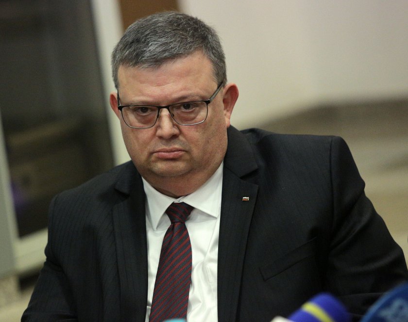 Депутатите пуснаха Цацаров за изслушване като шеф на КПКОНПИ