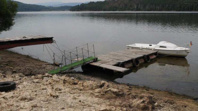 Образувано е досъдебно производство за замърсяване на река Струма