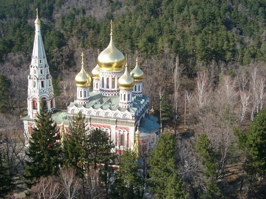 Храм-паметникът "Св. Рождество Христово" в Шипка празнува