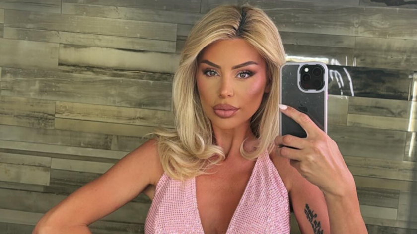 Светлана Гущерова се похвали, че е украсила елхата в дома