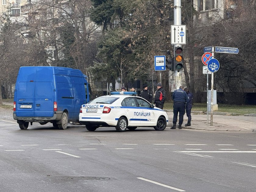 Пешеходка е блъсната на кръстовището на бул. Гоце Делчев и