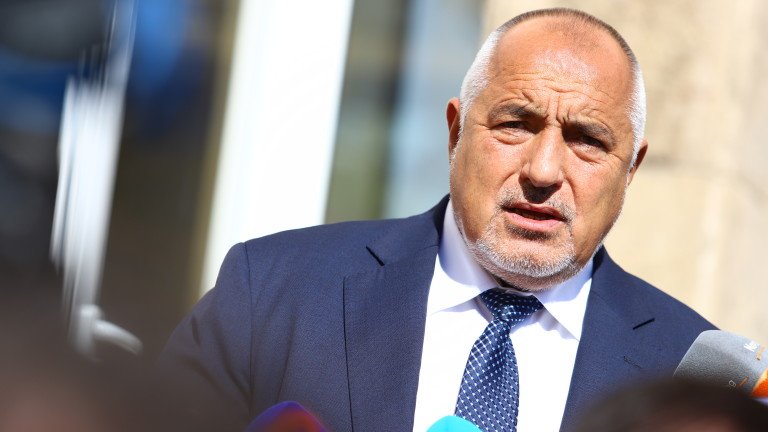 Честита Нова 2025-а година! Пожелавам на всички българи да живеем