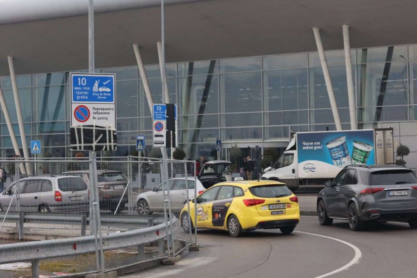 Навръх Нова година гъстата мъгла пренасочи пет полета от летище