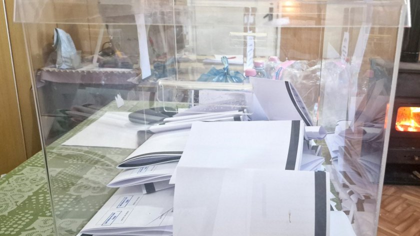 Осем партии биха влезли в парламента, ако следващата неделя се