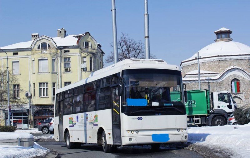 Шофьор на автобус в Пловдив завъртя шамар на ученик заради снежни топки, изпратиха го в ареста 