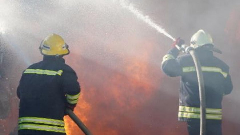 Възрастен мъж е тежко ранен след пожар в Пловдив