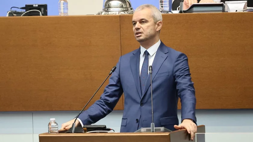 Зверски скандал за еврото подпали парламента. Възраждане и БСП се