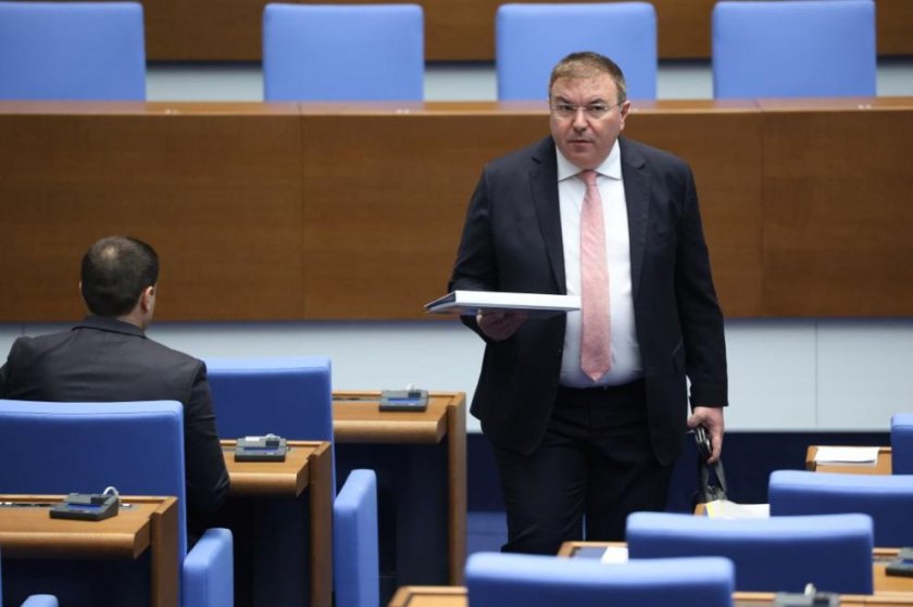 ГЕРБ и БСП нагласиха ръководствата на парламентарните си групи, след