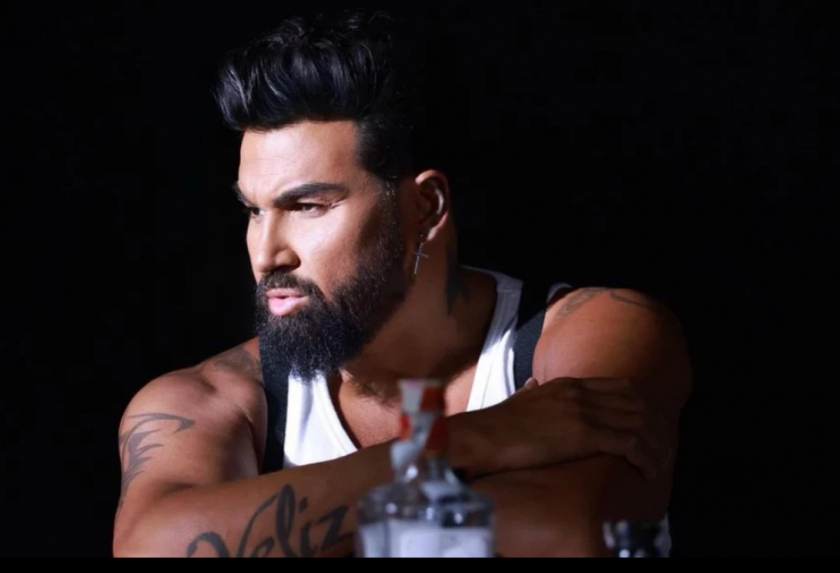 Кралят на поп-фолка Азис се похвали с първи мащабен успех