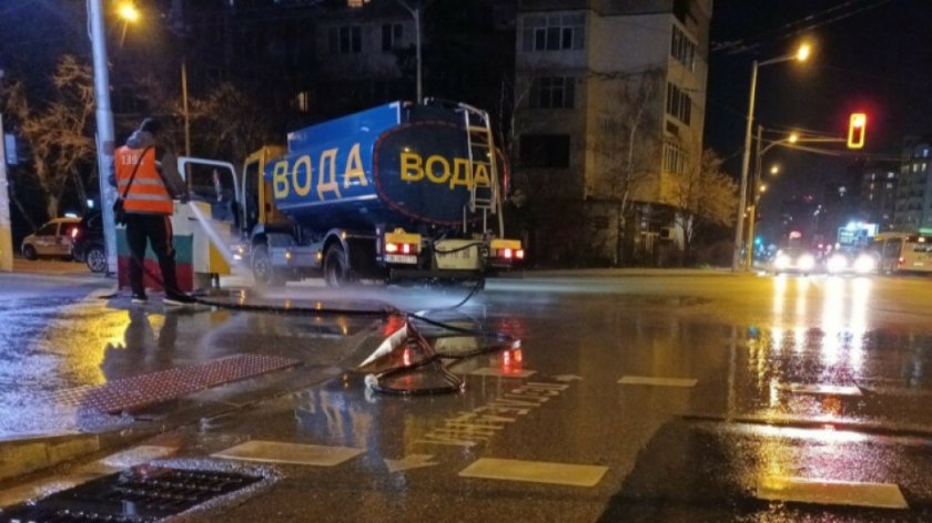 Започват да мият улиците в София