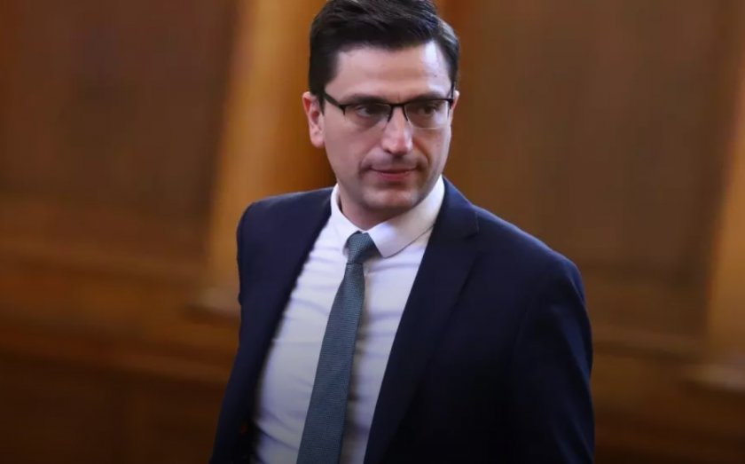 Сабрутев: Няма вот на недоверие, ако не видим ясно, че се отказват от еврозоната 