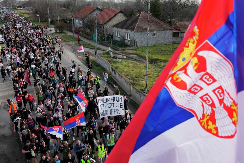 Кола блъсна две лекарки по време на протест в Нови Сад