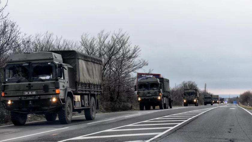 Военни колони бродят по пътищата на България (СНИМКИ)