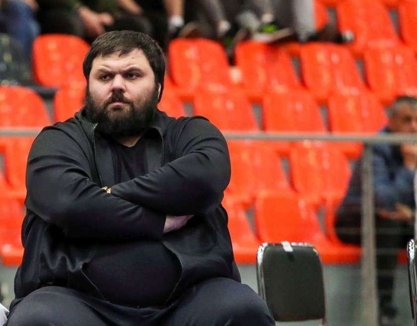 Около три седмици след скандала в борбата, в който състезатели