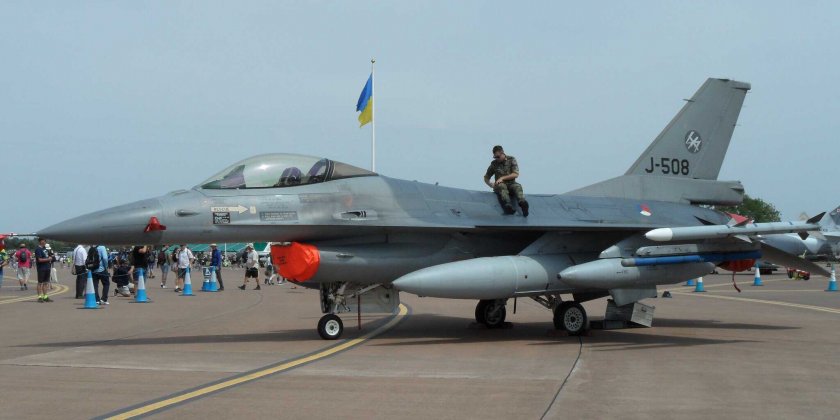 Нидерландия изпрати изтребители F-16 на Украйна