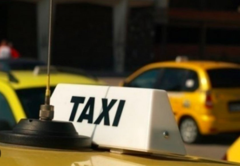 Tаксиджия от Пловдив попадна в капан, скроен от клиенти. В